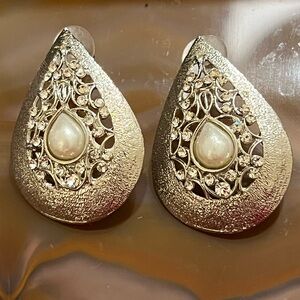 Elegant Silver and Pearl Teardrop Earrings